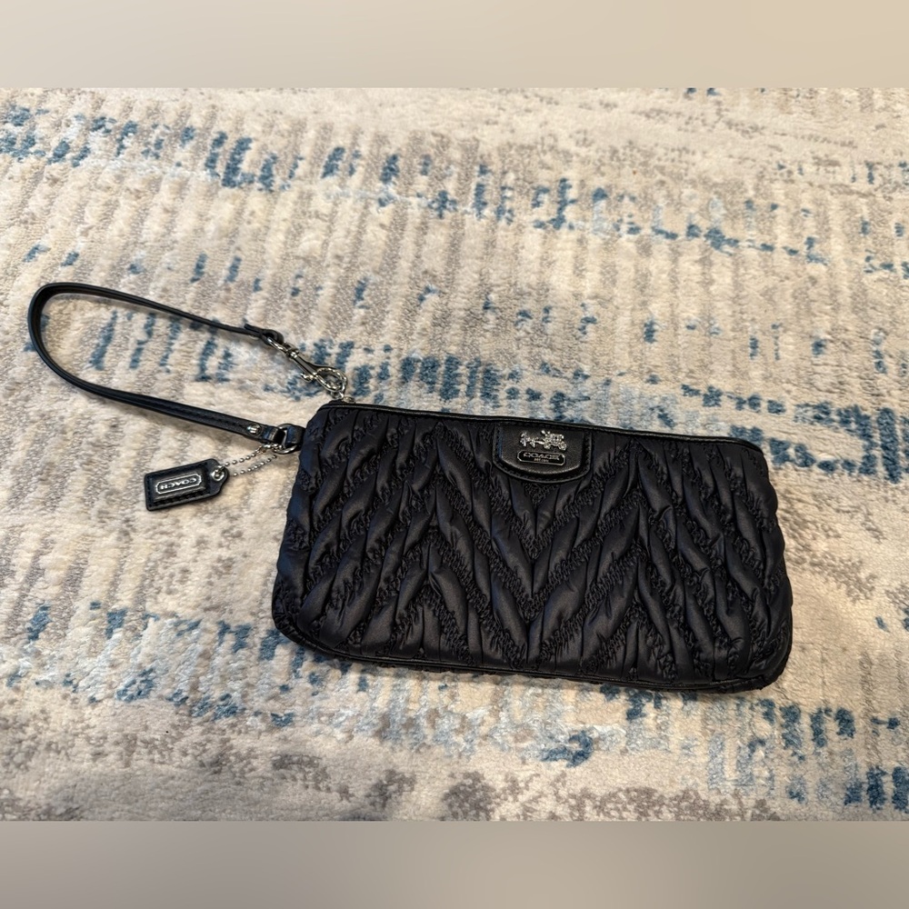 Coach Madison Black Quilted Wristlet Silver Hardware Like New